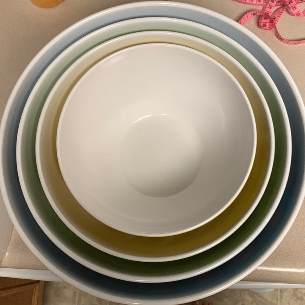 4 piece nesting bowl set with lids - 8 pieces total strong tourmaline material